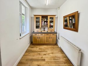 Kitchen Breakfast Room- click for photo gallery